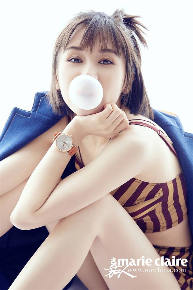 “曲妖精”王子文短發(fā)造型為《嘉人》拍攝人物大片