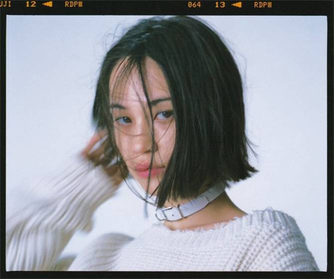 日本女星水原希子性感登《i-D Japan》創(chuàng)刊號封面