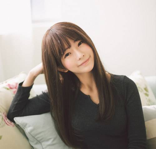 春季最流行長(zhǎng)發(fā)發(fā)型 氣質(zhì)清新煥發(fā)時(shí)尚感