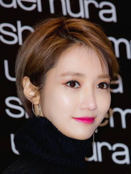 高俊熙短發(fā)時(shí)尚造型 帥氣中又不失溫柔