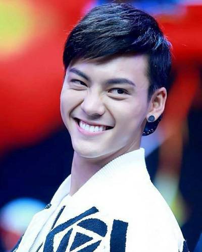 &ldquo;張大佛爺&rdquo;陳偉霆發(fā)型圖片大全 干凈利落帥氣逼人