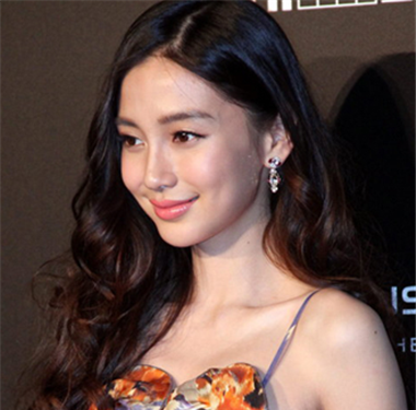 適合小臉發(fā)型圖片推薦 快看這些女明星的修顏發(fā)型