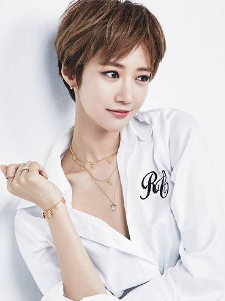 高俊熙短發(fā)時(shí)尚造型 帥氣中又不失溫柔