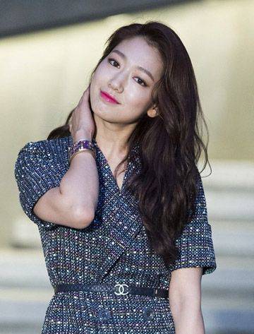 2016韓國女星早春度假系列發(fā)型欣賞