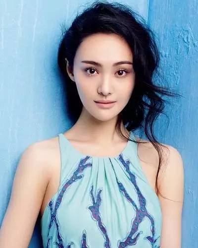 相愛穿梭千年鄭爽發(fā)型大盤點(diǎn) 簡(jiǎn)直美到?jīng)]朋友