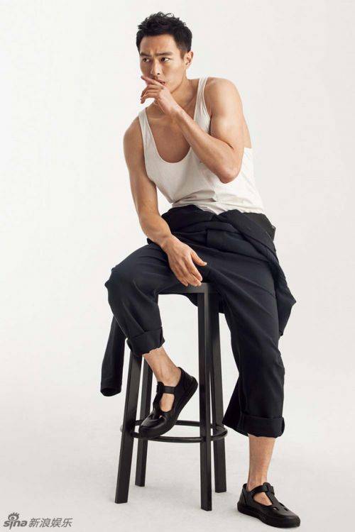 臺(tái)灣演員楊佑寧肌肉寫真 健碩身材男人味UP