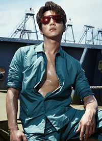 黃致列時(shí)尚大片寫真照 肌肉猛男展現(xiàn)野性魅力”