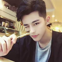 帥氣拋媚眼短發(fā)型男頭像圖片