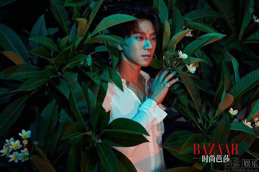 黃致列時(shí)尚大片寫真照 肌肉猛男展現(xiàn)野性魅力