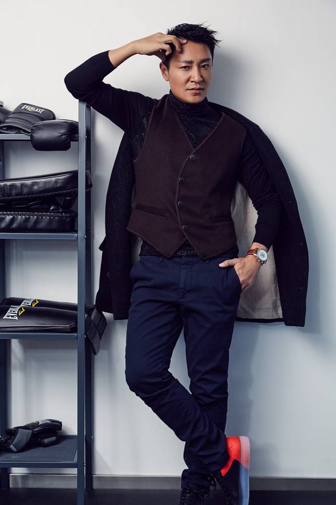 電視演員李宗翰最新寫真 化身運(yùn)動型男秀腹肌