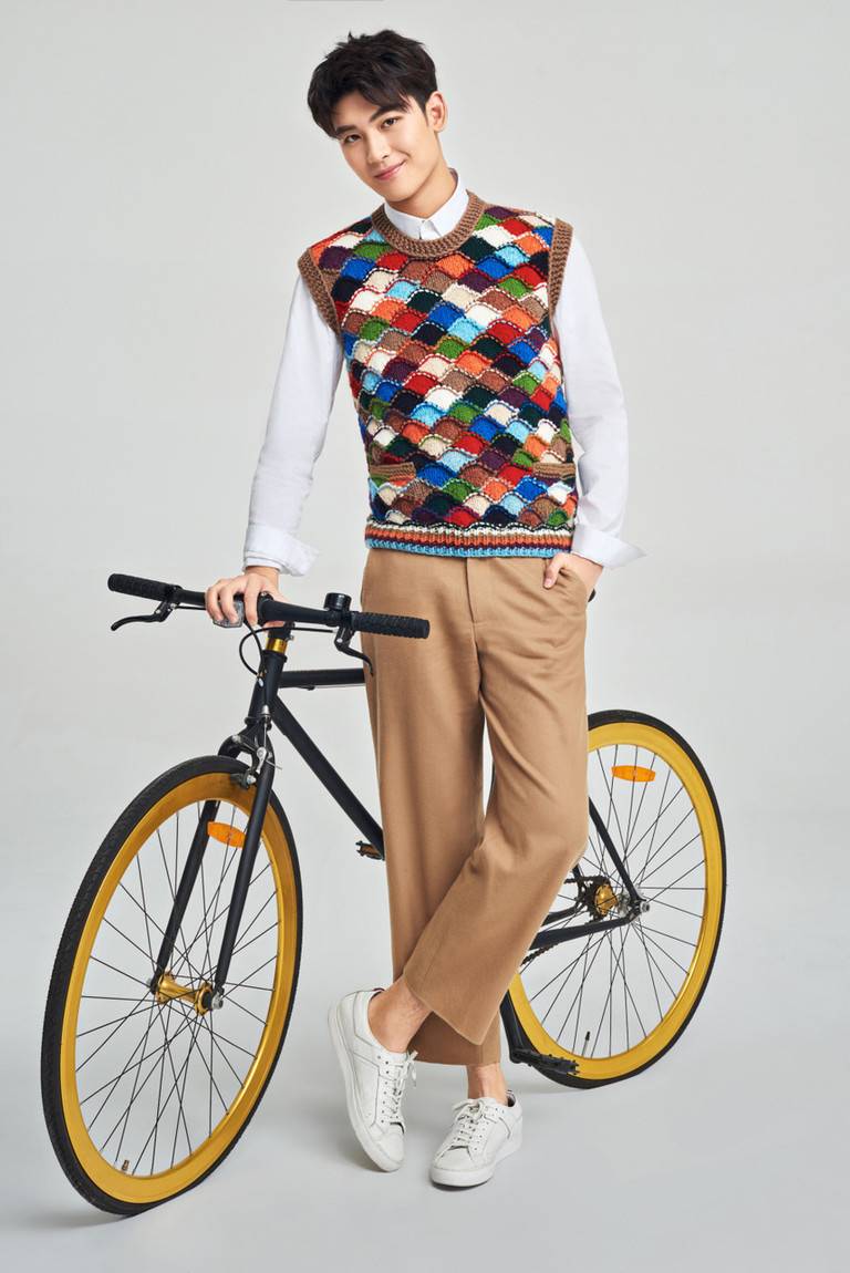 小鮮肉黃俊捷寫真大片曝光 運動休閑青春無敵