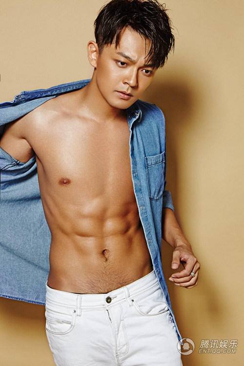 閆肅最新寫真大片曝光 大秀肌肉魅力爆表