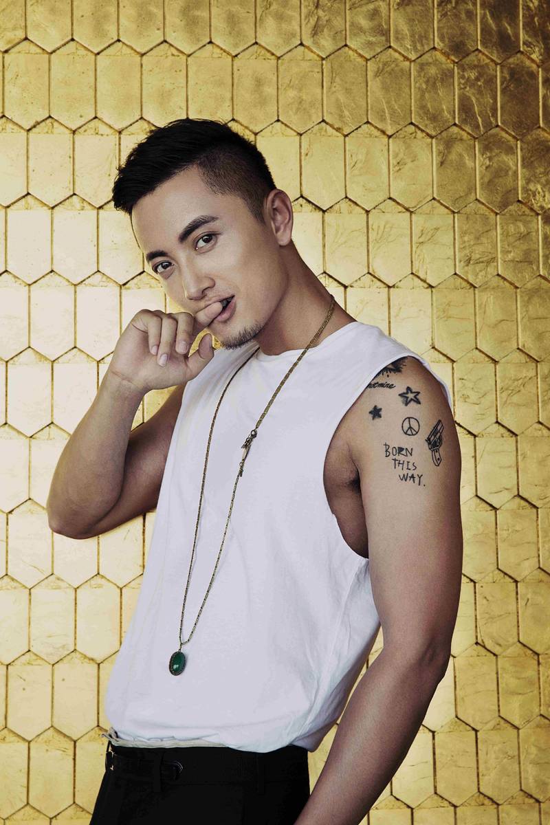 賈景暉肌肉照寫真曝光 上演夏日&ldquo;濕身誘惑&rdquo;