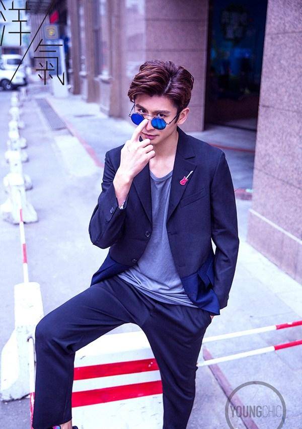 &ldquo;人氣小鮮肉&rdquo;張云龍時尚街拍帥照曝光
