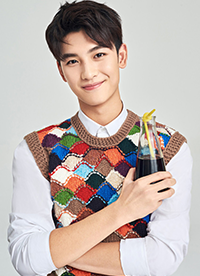 小鮮肉黃俊捷寫真大片曝光 運(yùn)動(dòng)休閑青春無敵”