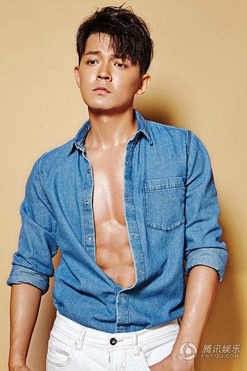 閆肅最新寫真大片曝光 大秀肌肉魅力爆表