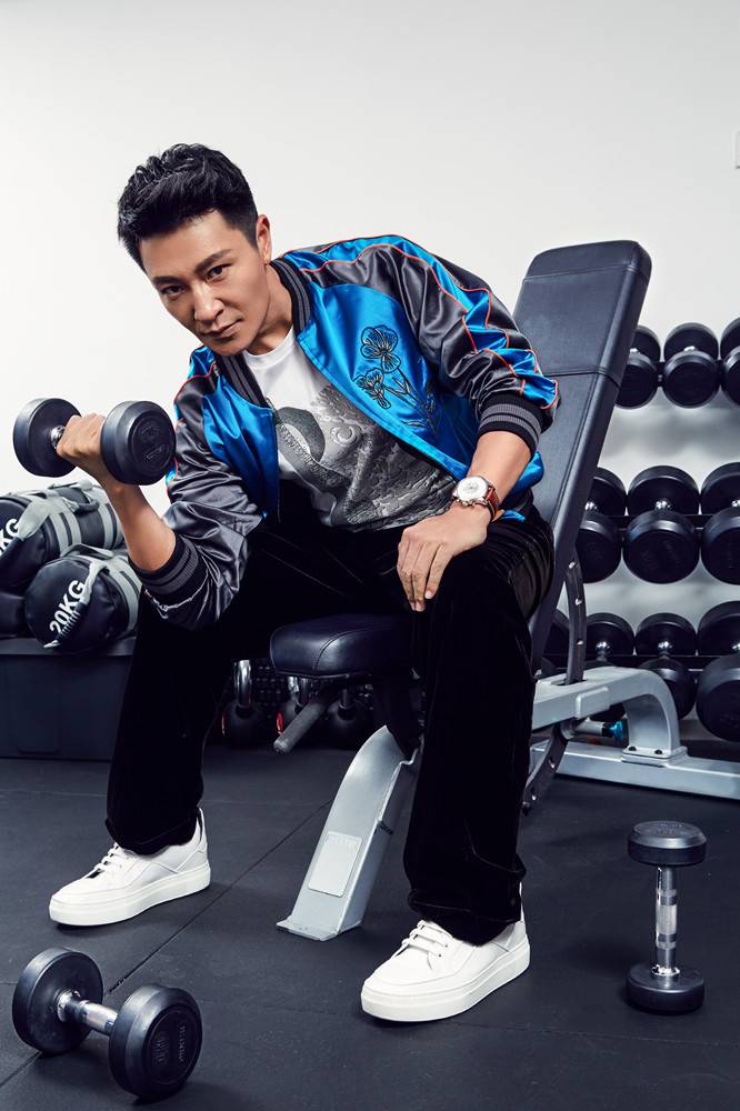 電視演員李宗翰最新寫真 化身運(yùn)動(dòng)型男秀腹肌