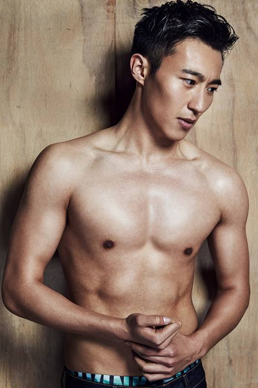 演員王森肌肉寫真曝光 陽光少年氣息十足