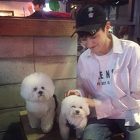 QQ個性陽光型男頭像 愛動物的暖男