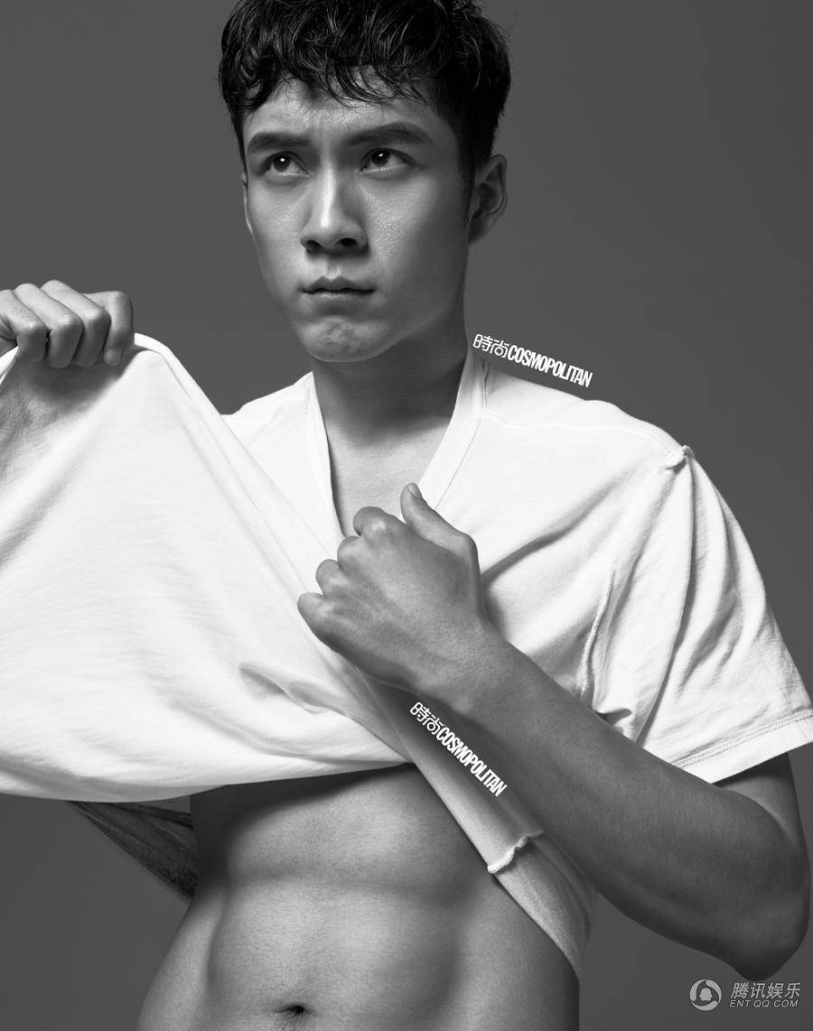 韓東君半裸肌肉寫(xiě)真曝光 大秀腹肌陽(yáng)剛氣質(zhì)爆棚