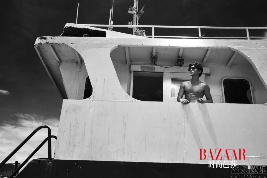 黃致列時尚大片寫真照 肌肉猛男展現(xiàn)野性魅力