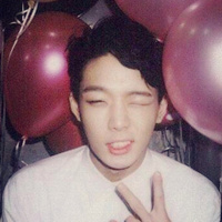 帥氣拋媚眼短發(fā)型男頭像圖片