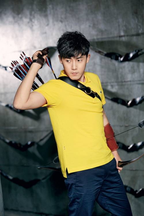 張睿運(yùn)動(dòng)寫真大片 簡約休閑變身活力美少年