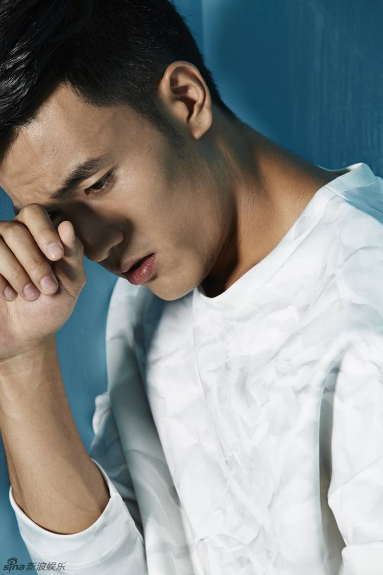 演員吳旭東時(shí)尚寫(xiě)真曝光 休閑風(fēng)盡顯運(yùn)動(dòng)型男本色