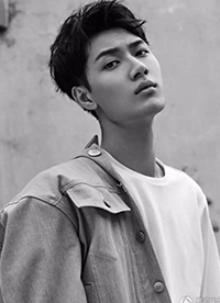 男模陳子由休閑運動風(fēng)寫真帥氣逼人