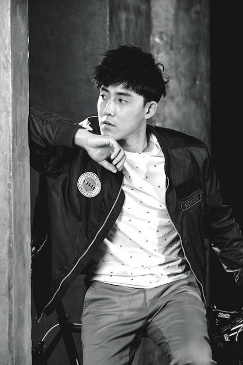 張睿運(yùn)動寫真大片 簡約休閑變身活力美少年