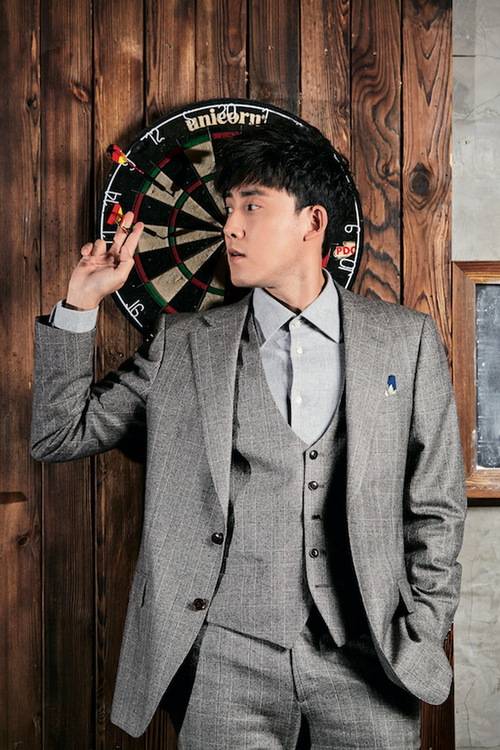 張睿運(yùn)動(dòng)寫(xiě)真大片 簡(jiǎn)約休閑變身活力美少年