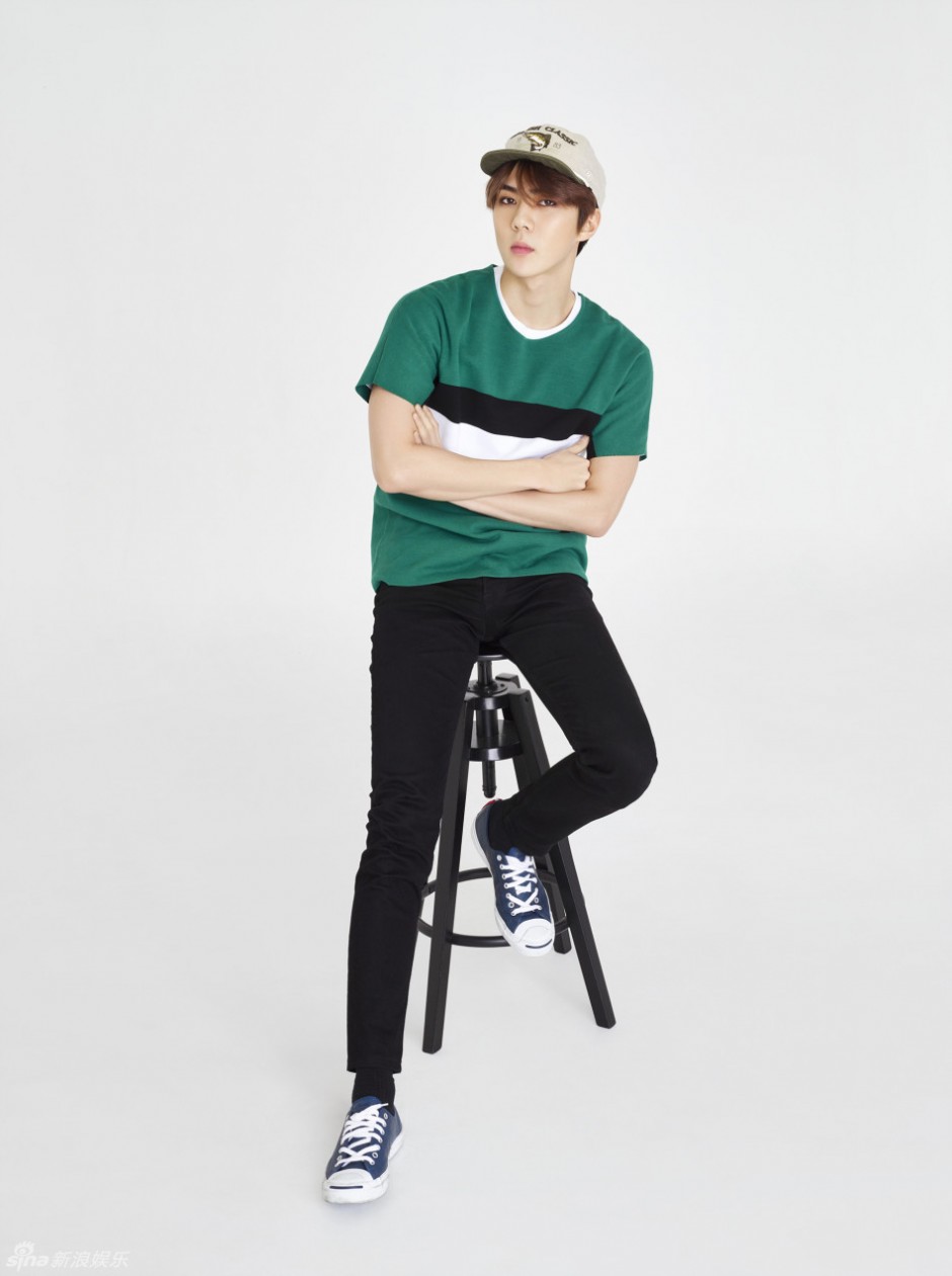 EXO運(yùn)動寫真高清大圖 酷帥男團(tuán)清爽來襲