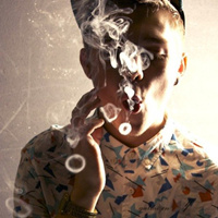 歐美男生超拽霸氣抽煙頭像圖片