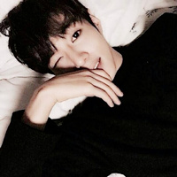 帥氣拋媚眼短發(fā)型男頭像圖片”