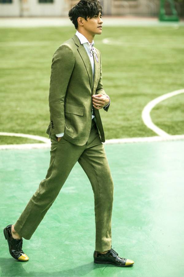 &ldquo;雙面男神&rdquo;李子峰帥氣運(yùn)動時尚大片