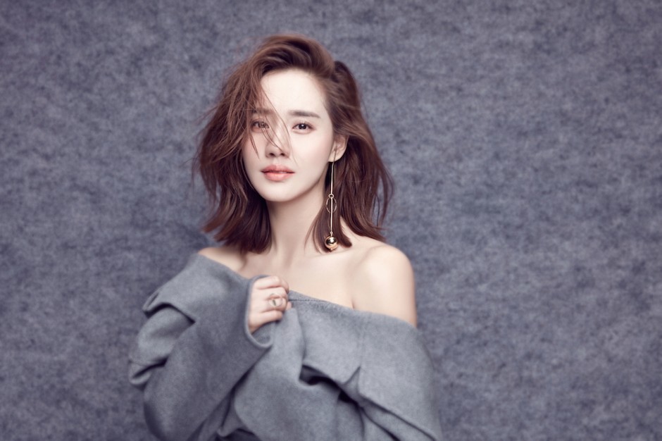 女演員王智早春最新寫真 香肩美背盡顯優(yōu)雅性感