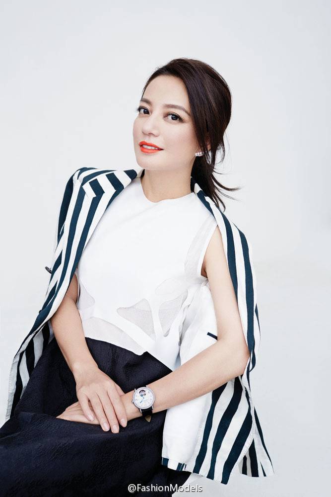 趙薇橘色系寫真大片曝光 頭戴兔耳朵萌萌噠