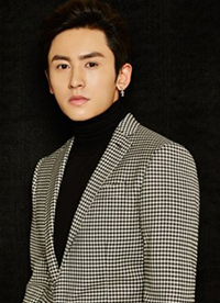 實(shí)力小生張哲瀚最新寫真 展不羈輕熟男魅力