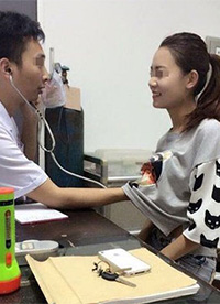 邪惡醫(yī)生對(duì)病人竟是如此 放開妹子讓我來(lái)