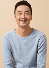 演員吳超冬季寫真曝光 溫暖笑容暖男味十足