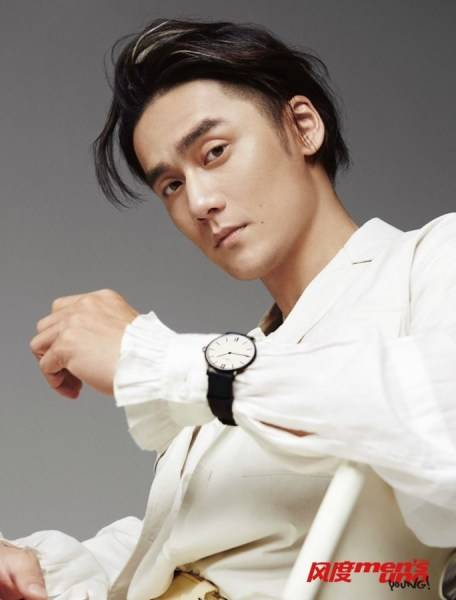 蔣勁夫早春西裝寫真大片 長(zhǎng)發(fā)背頭藝術(shù)感十足