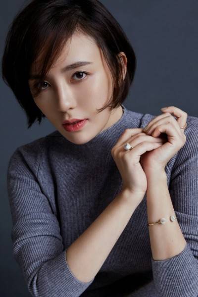 呂佳容冬日最新寫(xiě)真 清麗溫婉氣質(zhì)迷人