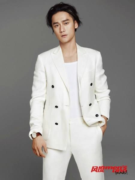 蔣勁夫早春西裝寫真大片 長發(fā)背頭藝術(shù)感十足