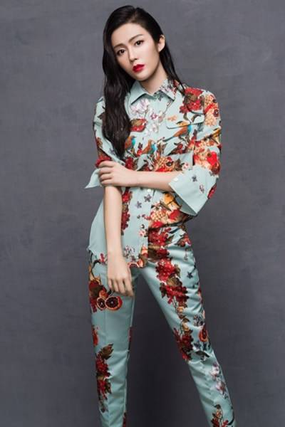 演員湯晶媚最新寫真曝光 嫵媚淚痣上演濕發(fā)誘惑