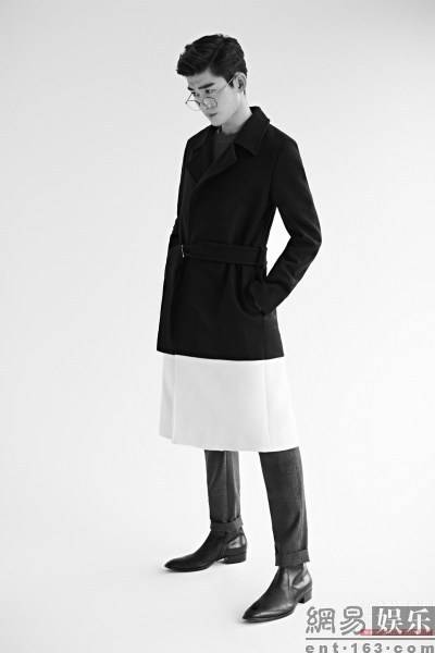 張翰曝黑白時(shí)尚寫(xiě)真 上演禁欲系英倫風(fēng)