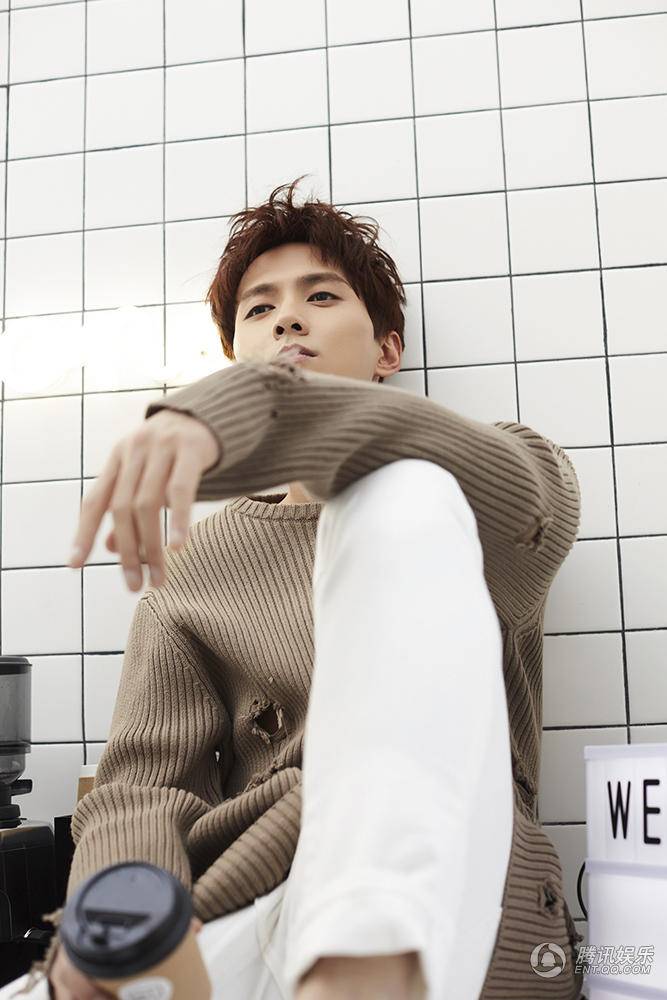 徐正曦早春寫真照片曝光 詮釋完美男友魅力