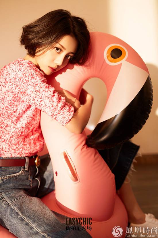 李溪芮短發(fā)寫真曝光 光影間盡顯靈動之美