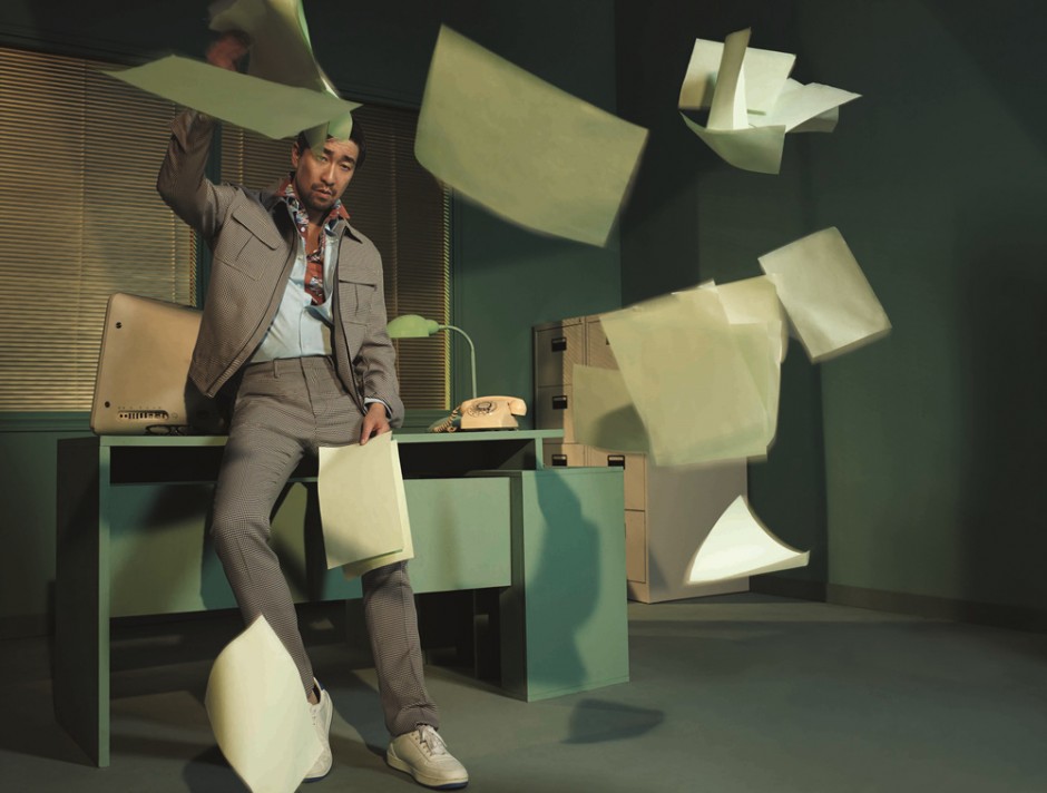 演員王千源最新時(shí)尚寫真大片 與貓咪共度情人節(jié)