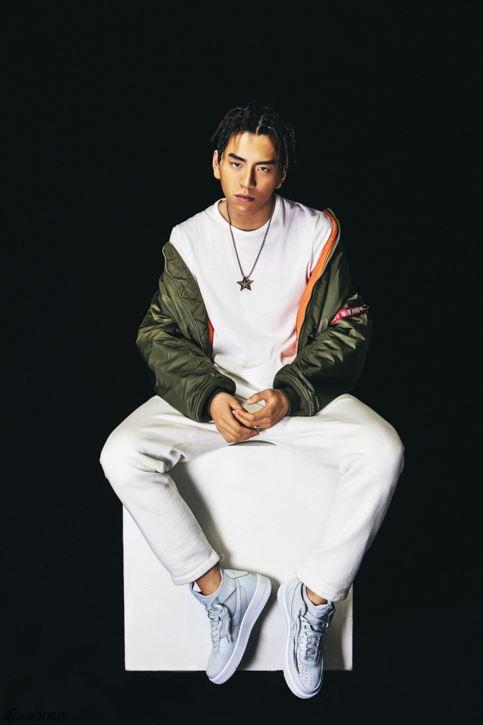 王大陸最新寫真曝光 野痞臟辮玩味十足