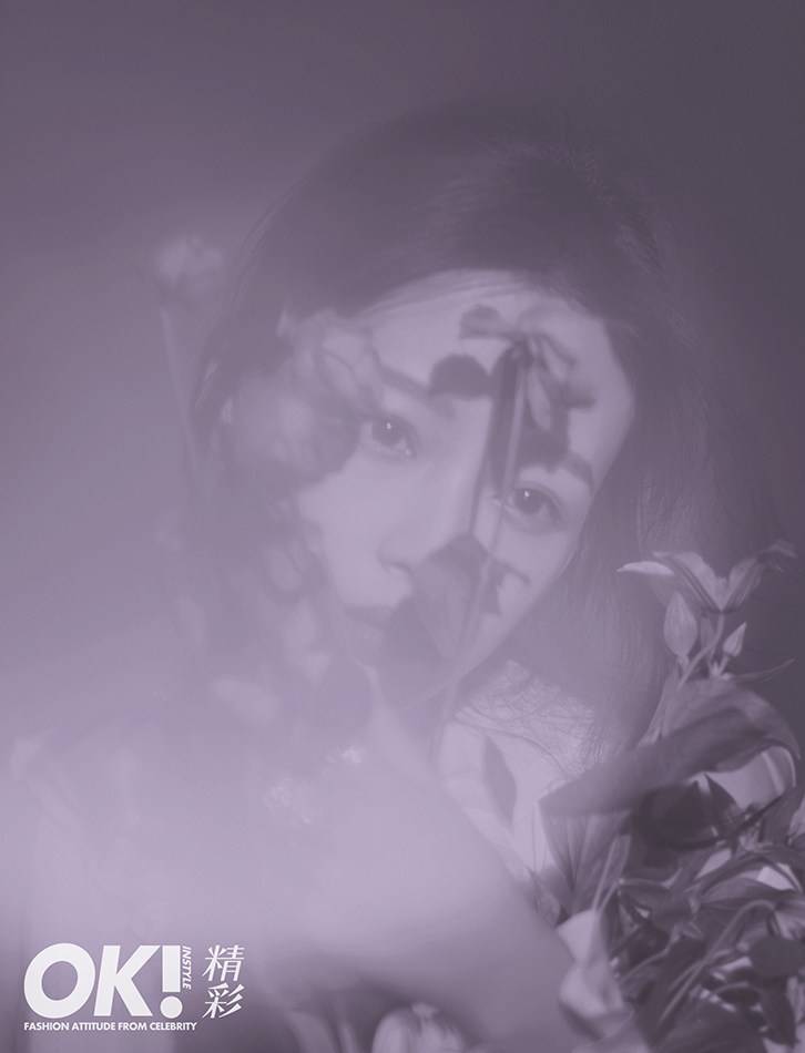 新生代小花孫怡時尚寫真 性感紅唇隨性灑脫